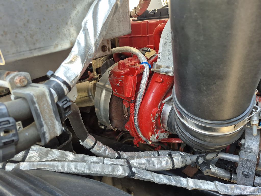 Slide images of 2022 MACK MD642