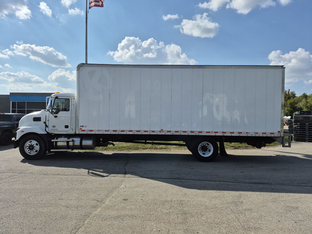 Slide images of 2022 MACK MD642