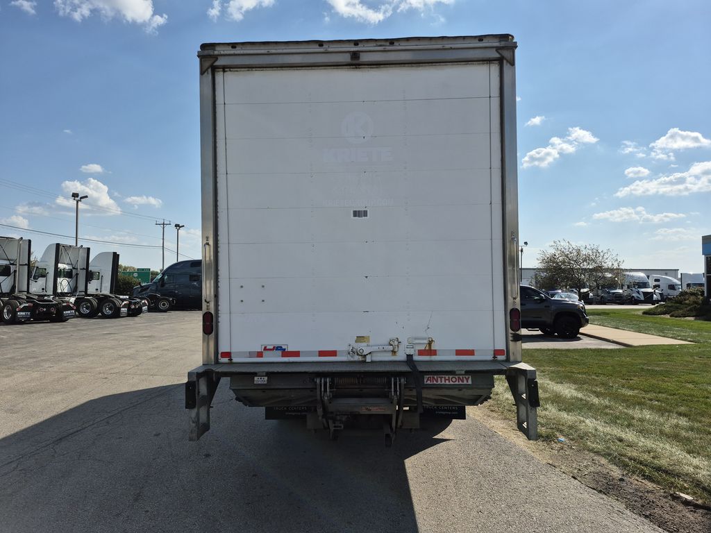 Slide images of 2022 MACK MD642