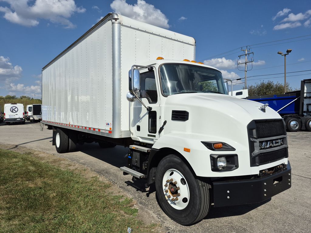 Slide images of 2022 MACK MD642