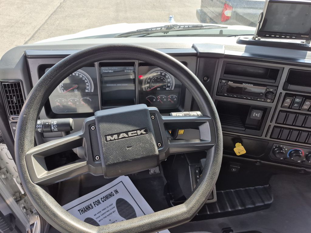 Slide images of 2022 MACK MD642