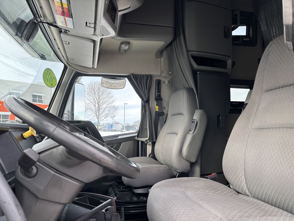 Slide images of 2023 VOLVO VNL64T760