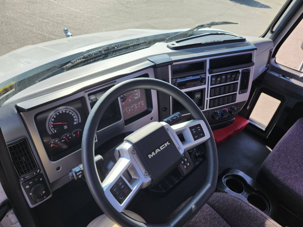 Slide images of 2026 MACK MD7