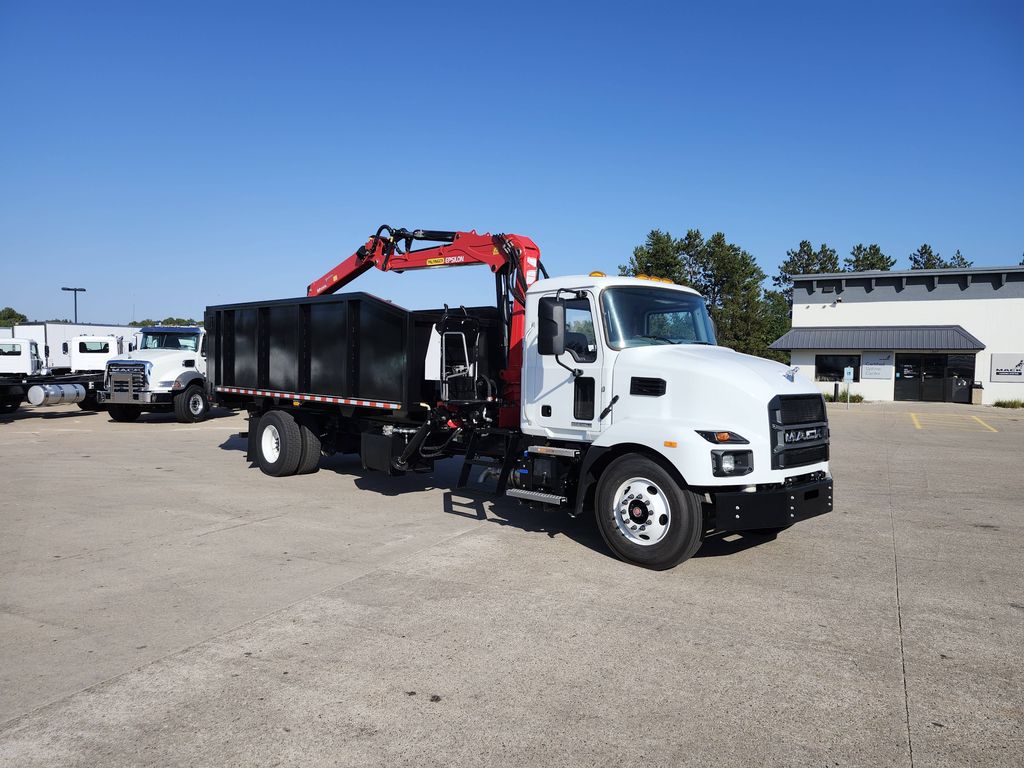 Slide images of 2026 MACK MD7