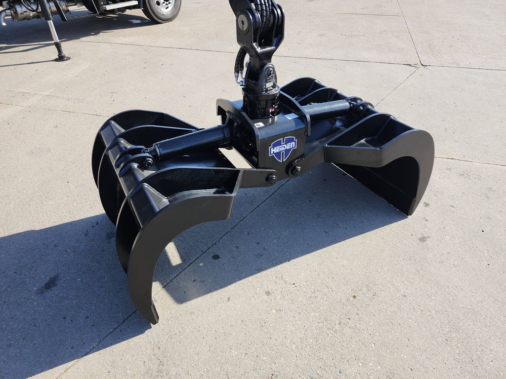 Slide images of 2026 MACK MD7