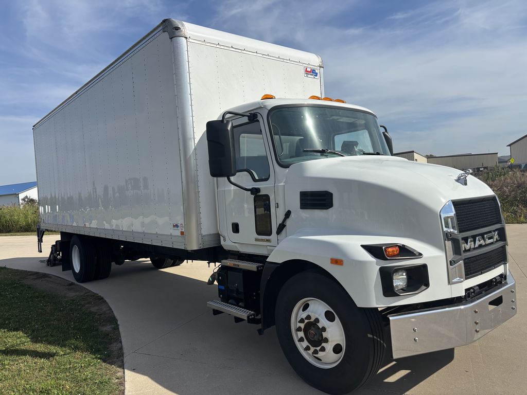 Slide images of 2024 MACK MD642