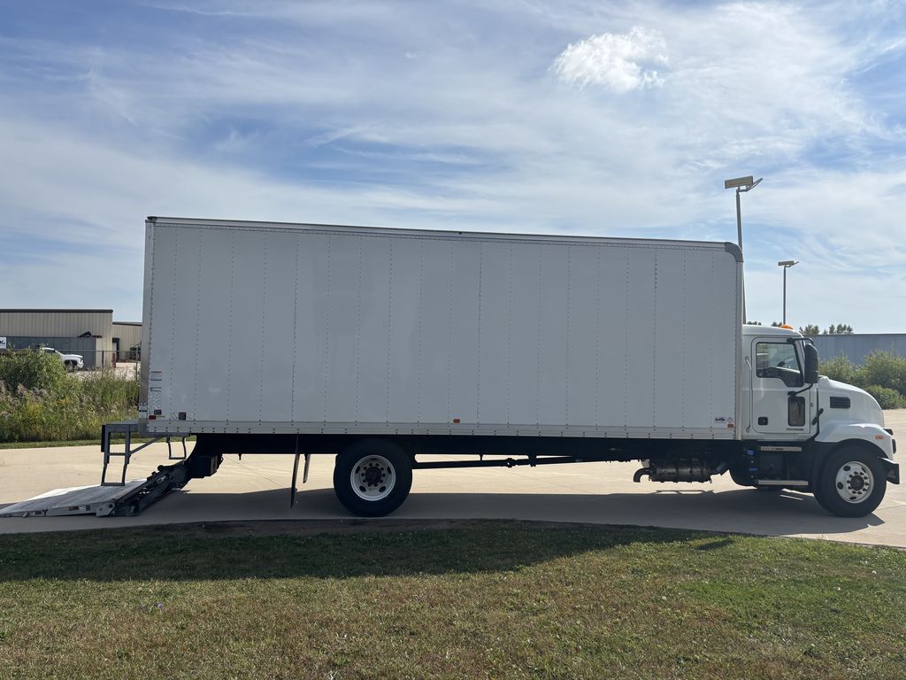 Slide images of 2024 MACK MD642