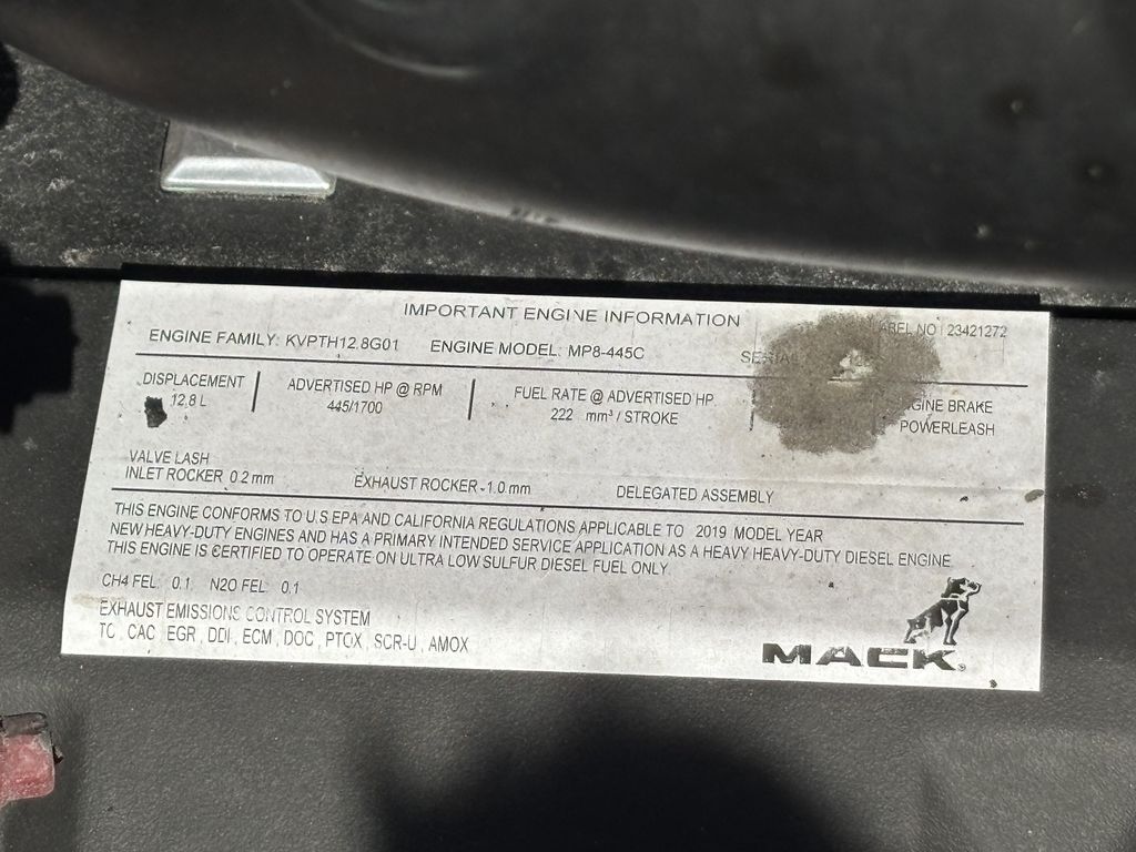 Slide images of 2020 MACK PINNACLE