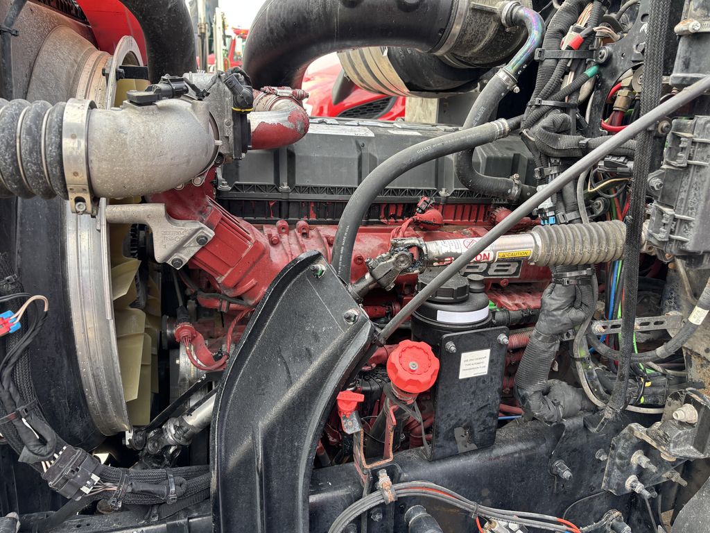 Slide images of 2020 MACK PI64T