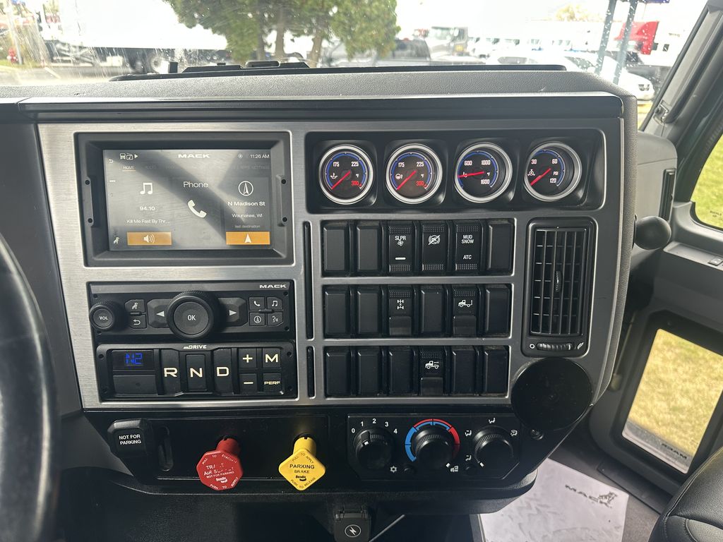 Slide images of 2020 MACK AN64T