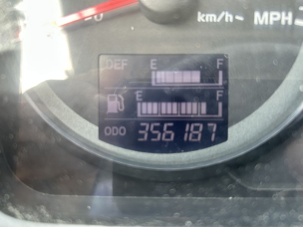 Slide images of 2020 HINO 338