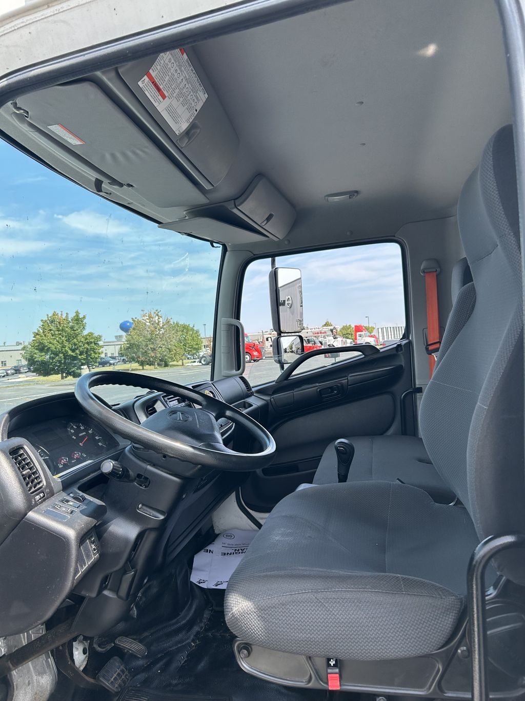 Slide images of 2020 HINO 338