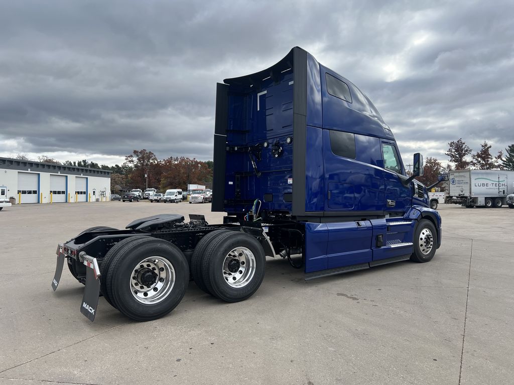 Slide images of 2026 MACK PIONEER 64T 76H