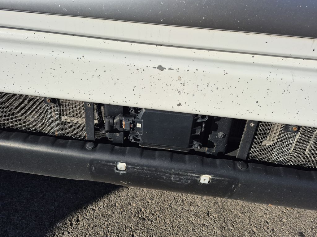 Slide images of 2021 VOLVO VNR64T300