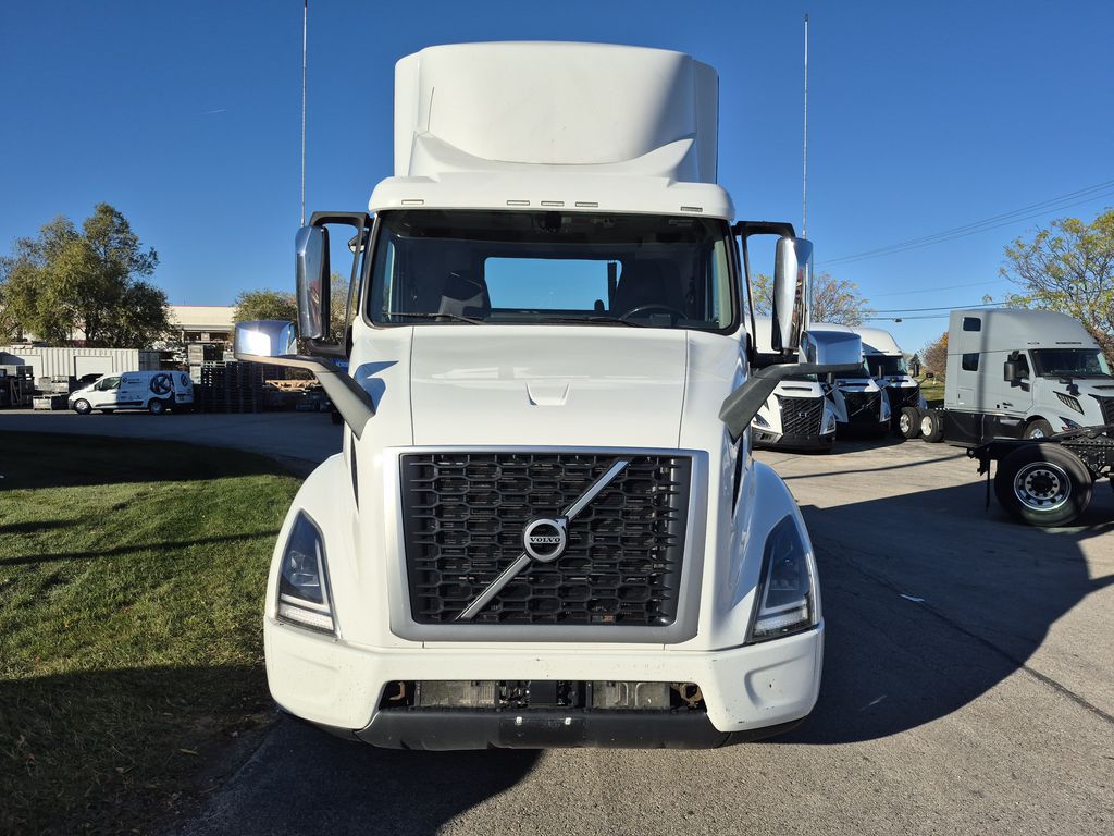 Slide images of 2021 VOLVO VNR64T300