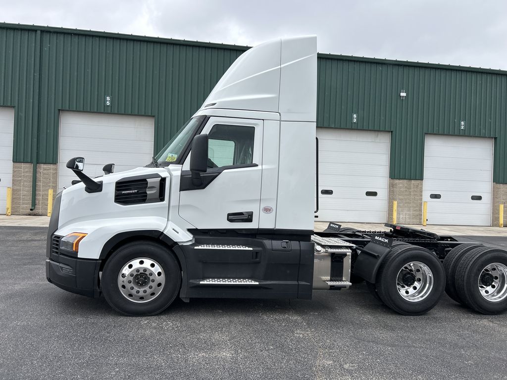 Slide images of 2026 MACK PIONEER 64T DC