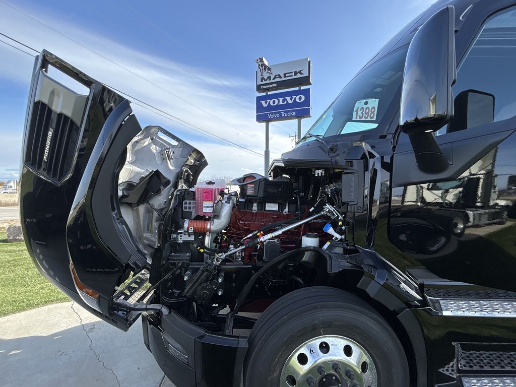 Slide images of 2026 MACK PIONEER 64T 64M