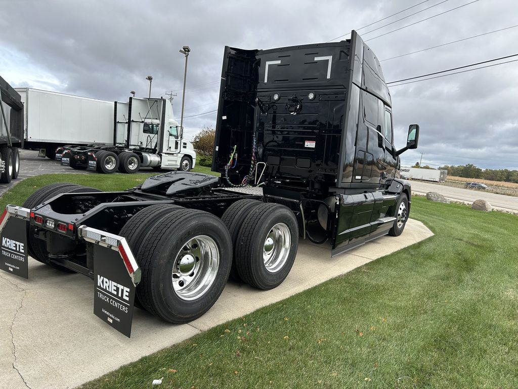 Slide images of 2026 MACK PIONEER 64T 64M