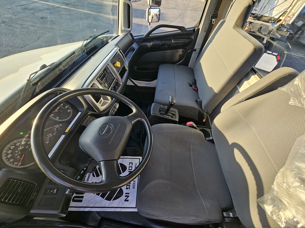 Slide images of 2018 HINO 268A