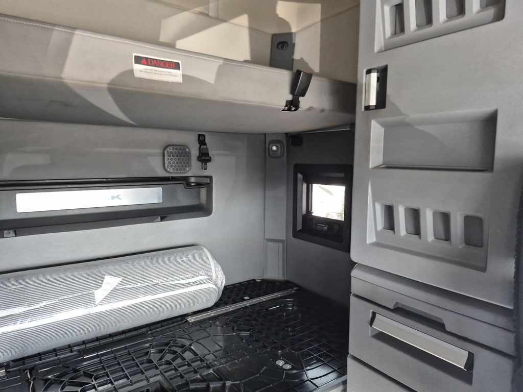 Slide images of 2020 MACK AN64T 