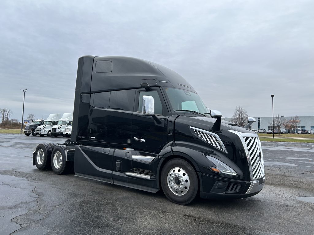 Slide images of 2026 VOLVO VNL860