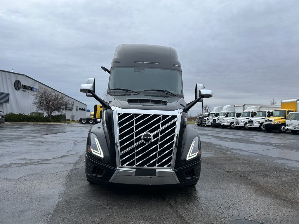 Slide images of 2026 VOLVO VNL860