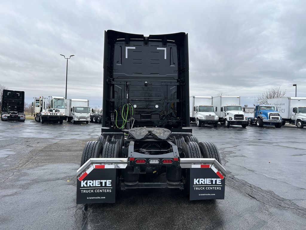 Slide images of 2026 VOLVO VNL860