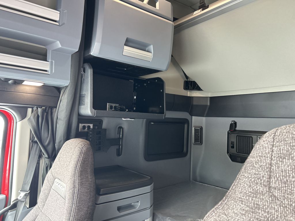 Slide images of 2026 MACK PIONEER 64T 76H