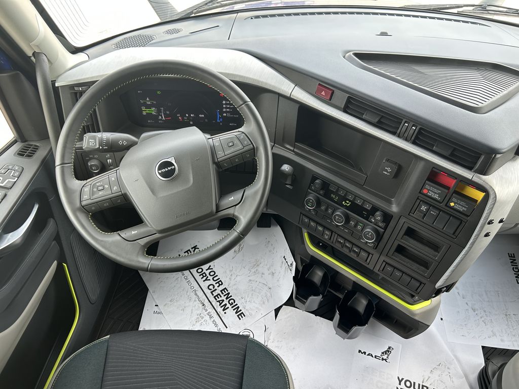Slide images of 2025 VOLVO VNL64T860