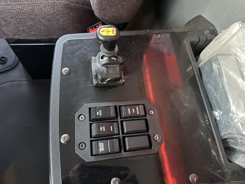 Slide images of 2025 MACK GR104B