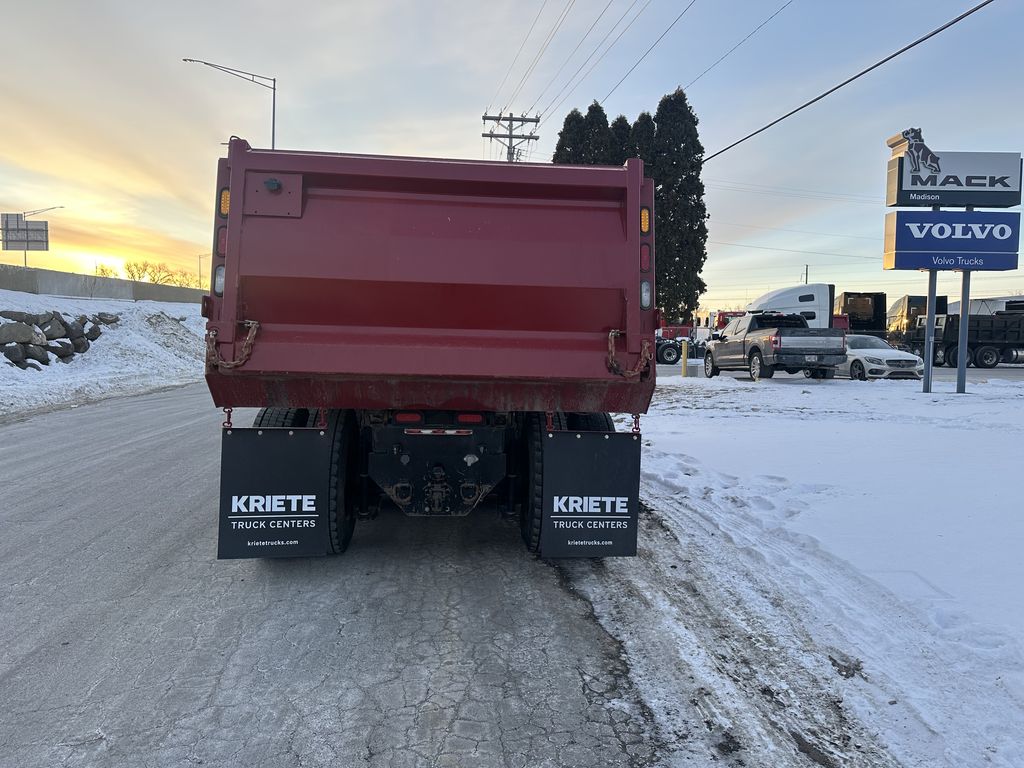 Slide images of 2025 MACK GR104B