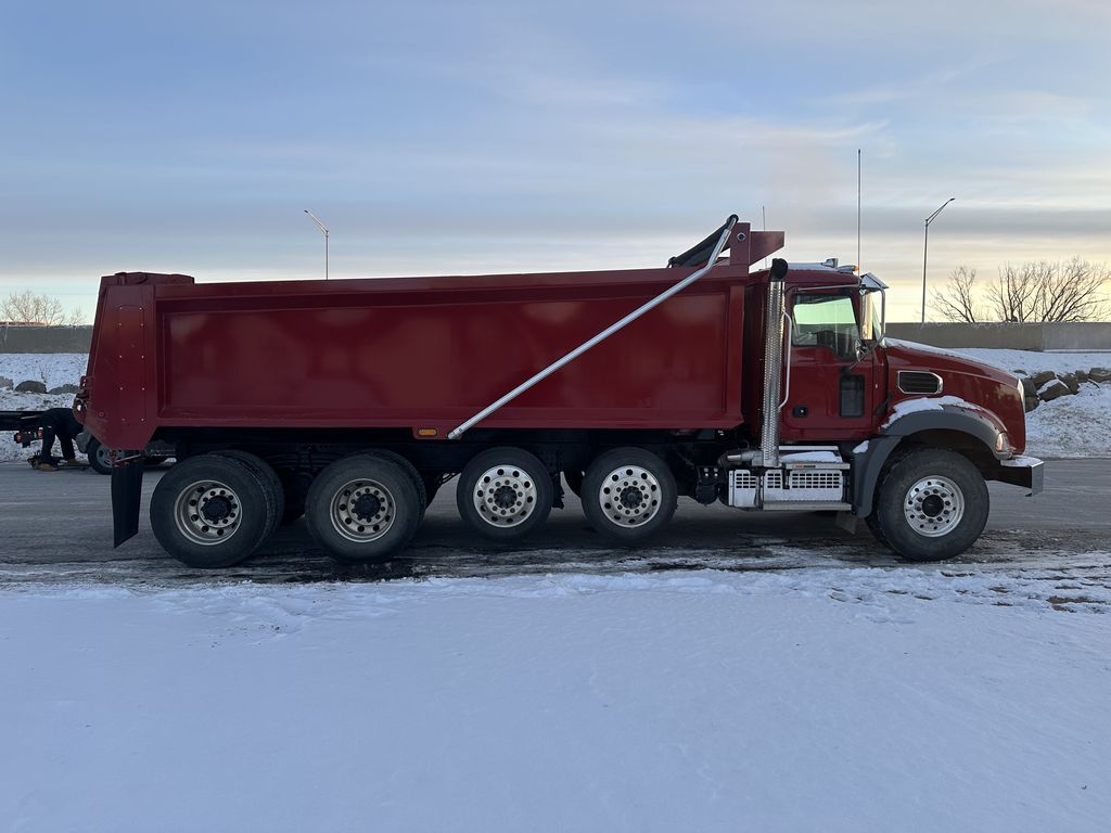 Slide images of 2025 MACK GR104B