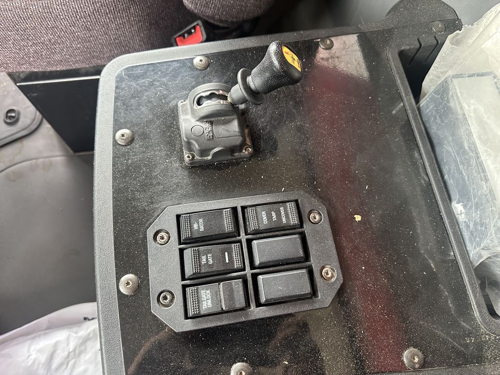 Slide images of 2025 MACK GR104B