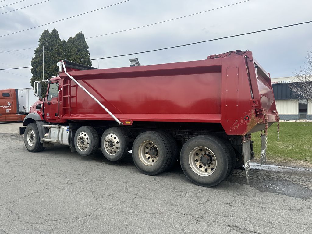 Slide images of 2025 MACK GR104B