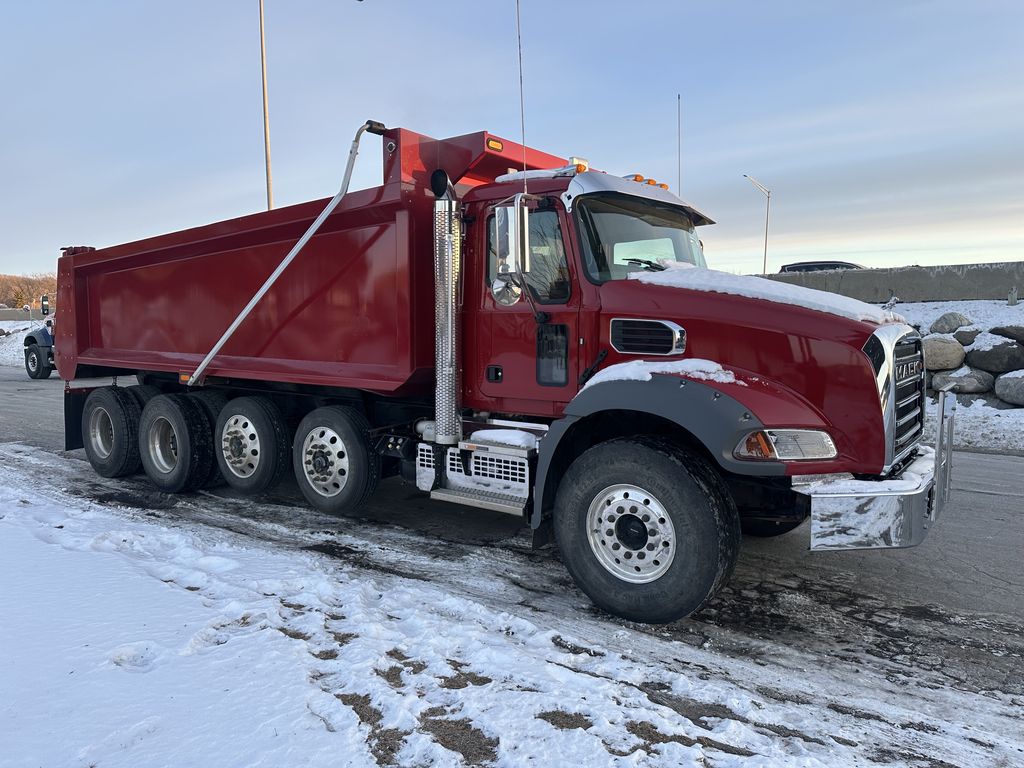 Slide images of 2025 MACK GR104B