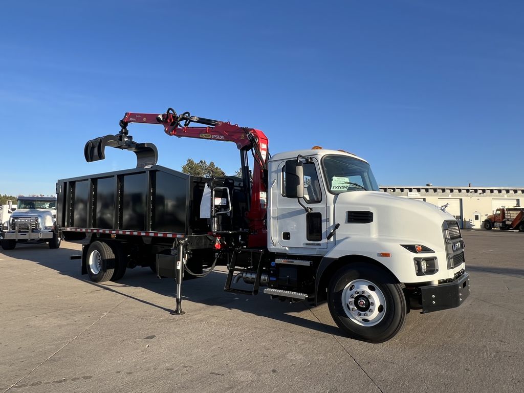 Slide images of 2026 MACK MD742