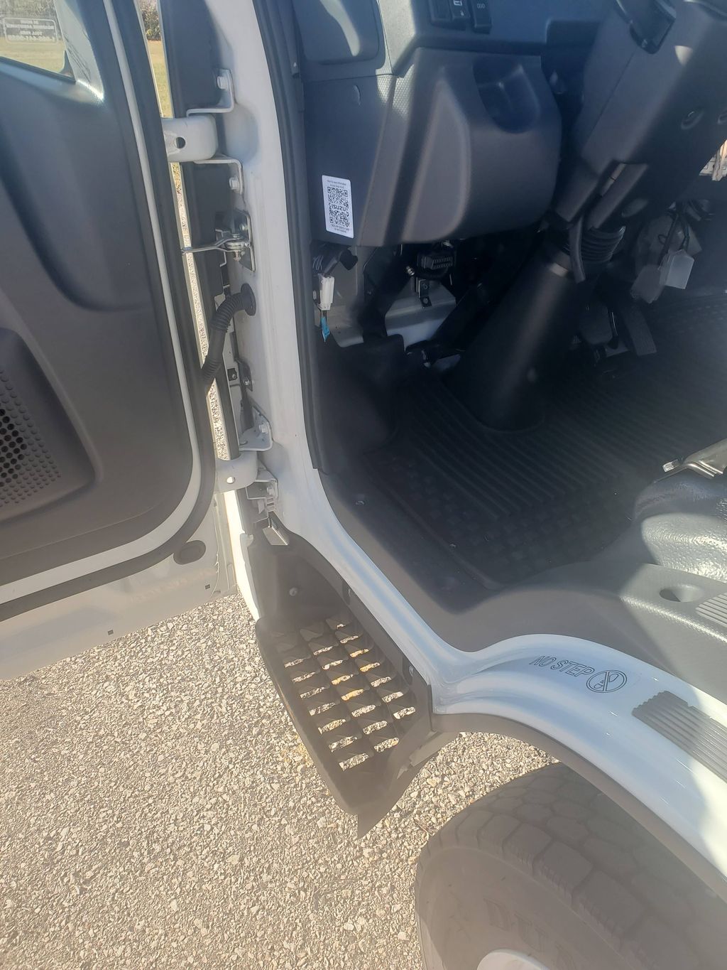 Slide images of 2024 ISUZU NPRGAS