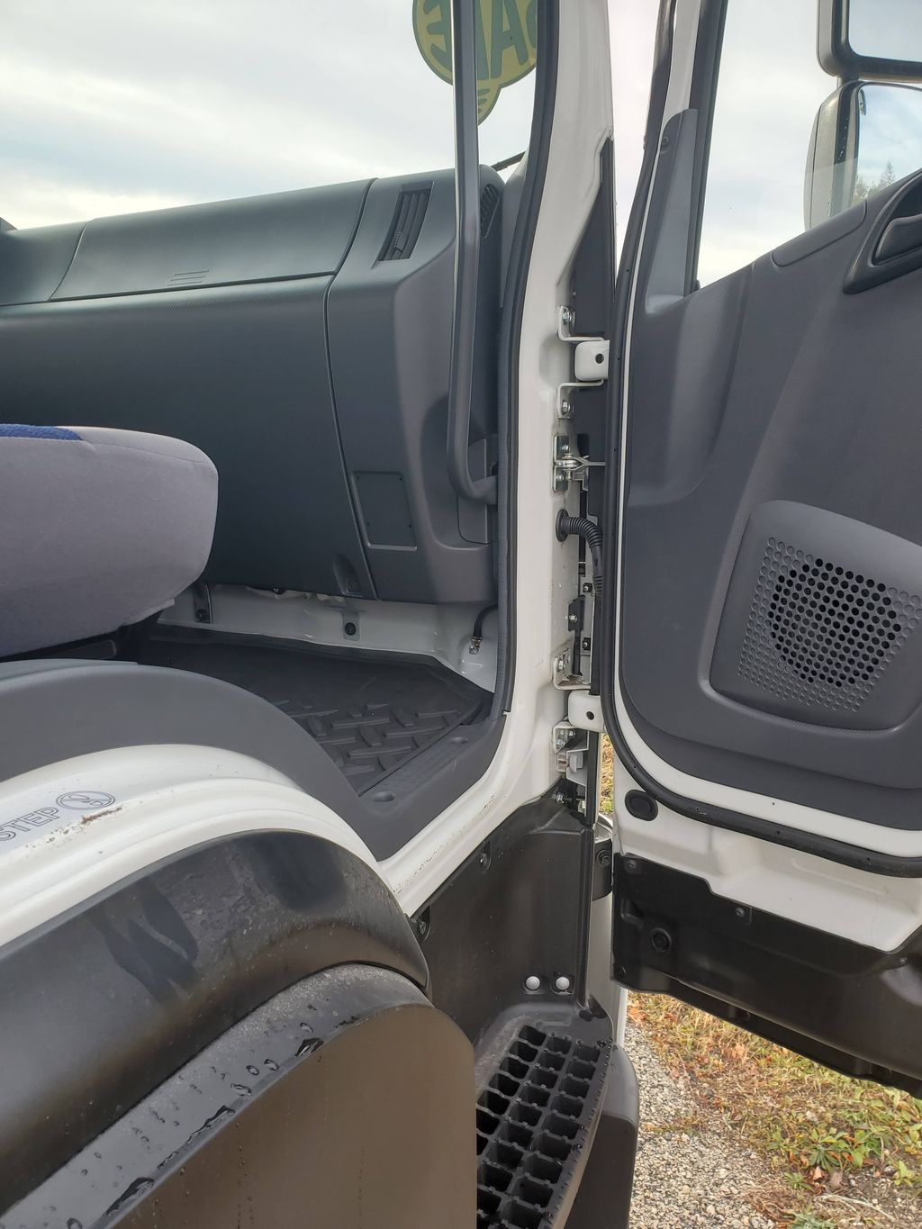 Slide images of 2025 ISUZU FTR