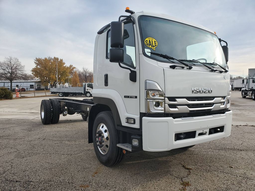 Slide images of 2025 ISUZU FTR