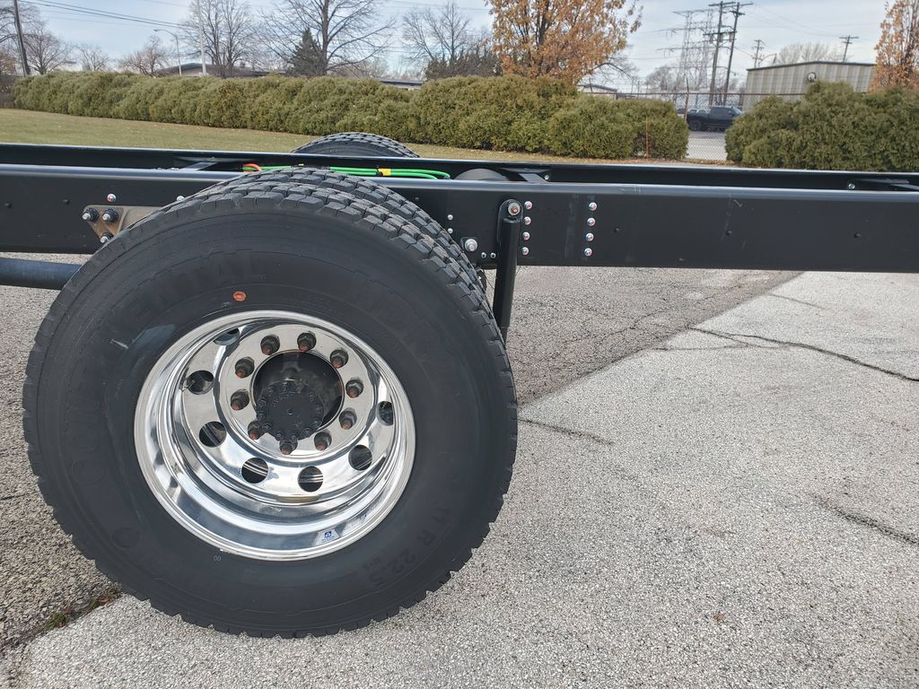 Slide images of 2025 ISUZU FTR