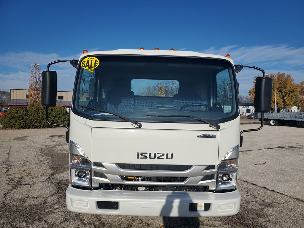 Slide images of 2025 ISUZU NRR