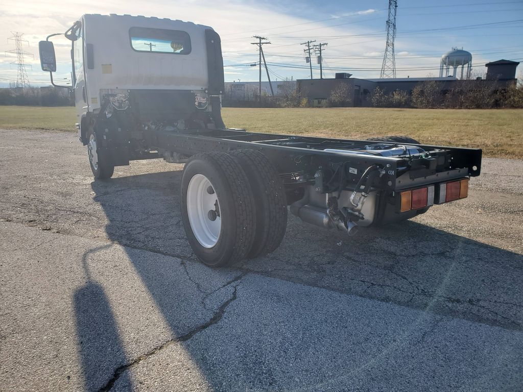 Slide images of 2025 ISUZU NRR