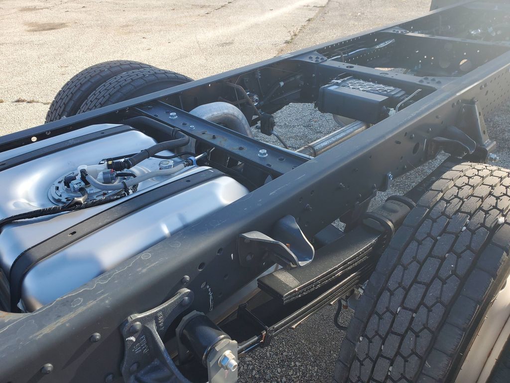 Slide images of 2025 ISUZU NRR