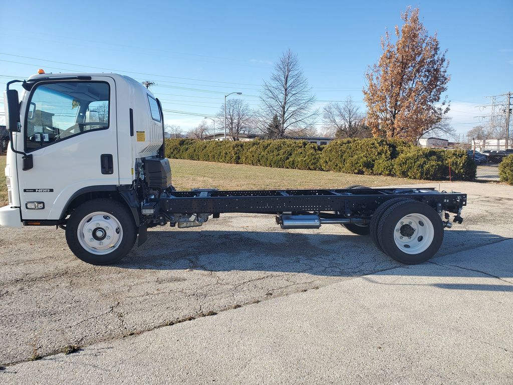 Slide images of 2025 ISUZU NRR