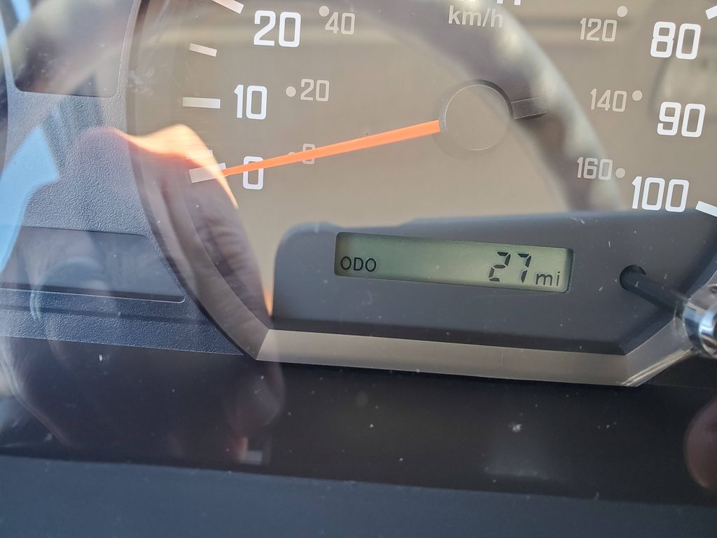 Slide images of 2025 ISUZU NRR