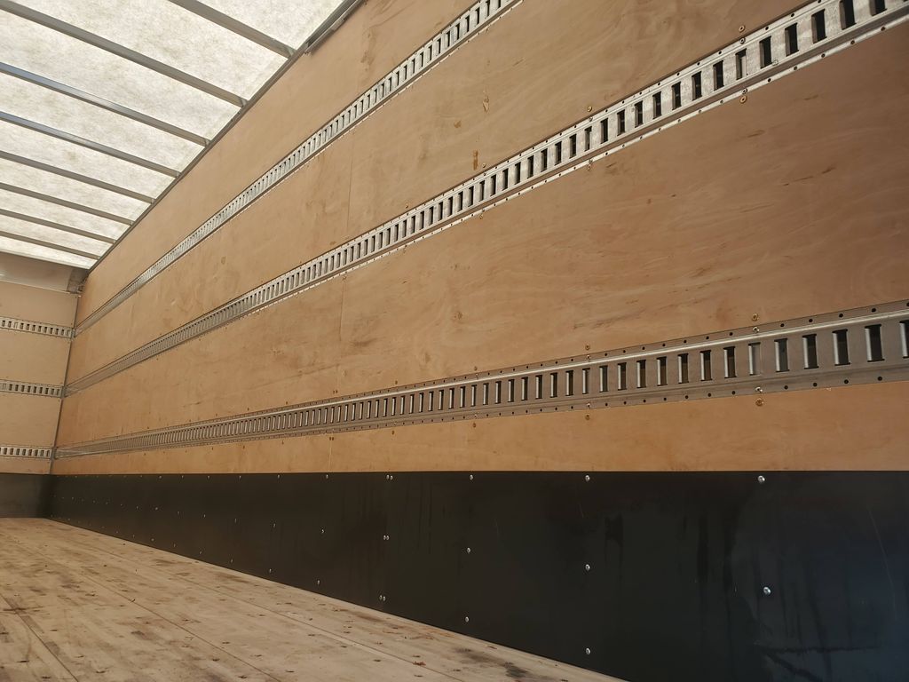 Slide images of 2025 ISUZU FTR