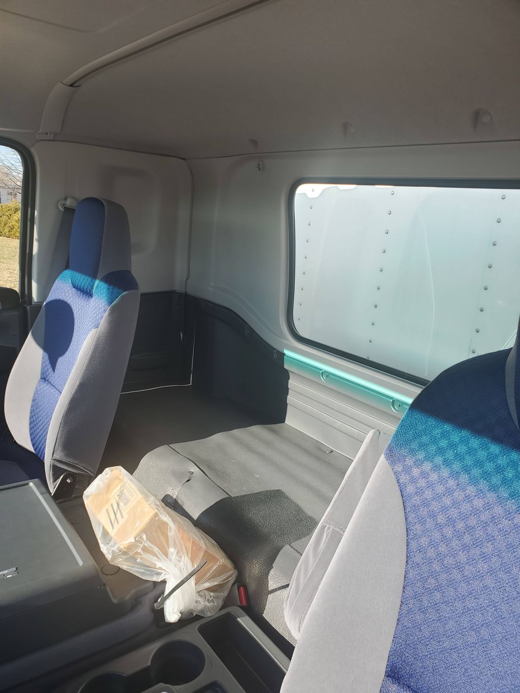 Slide images of 2025 ISUZU FTR