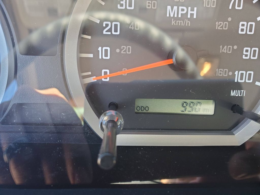 Slide images of 2025 ISUZU FTR