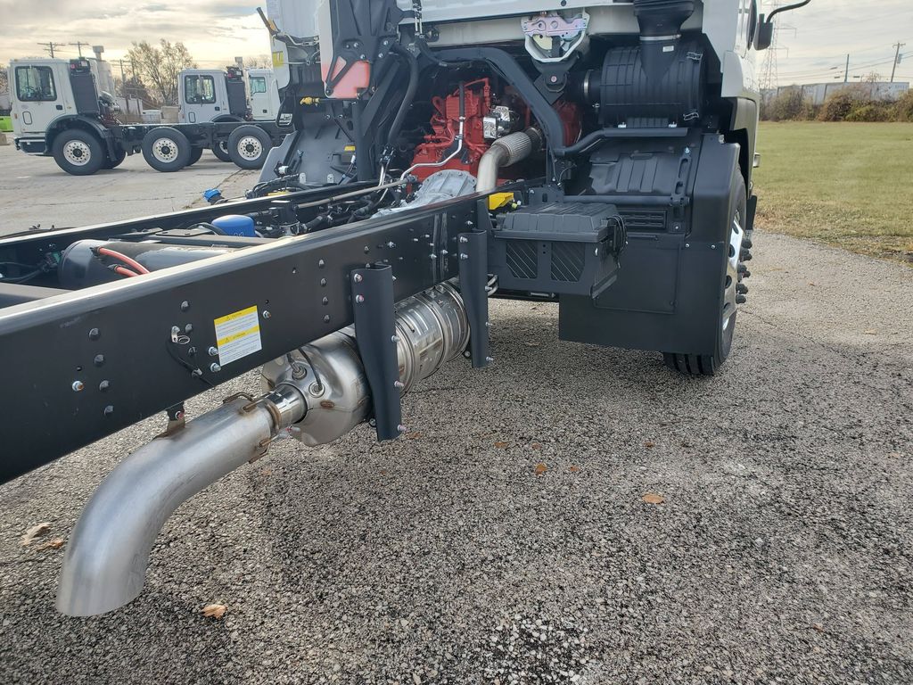 Slide images of 2025 ISUZU FTR