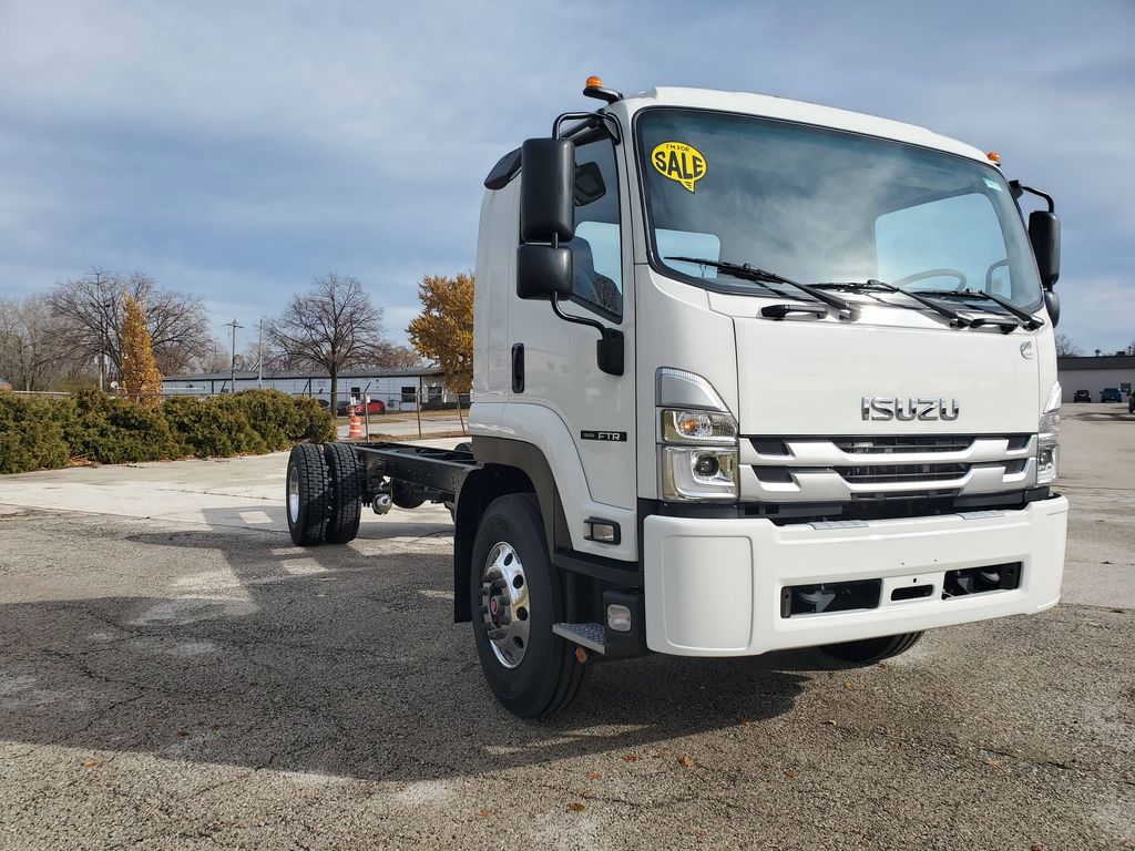 Slide images of 2025 ISUZU FTR